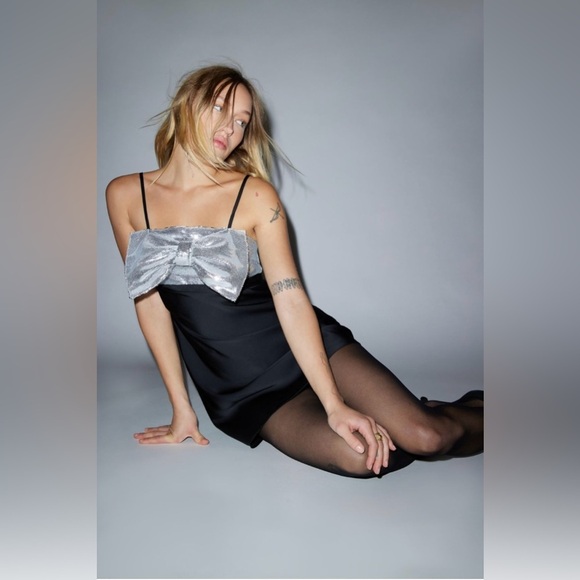 NWT GLAMOROUS Empire Bow Mini Dress in Black/Silver MED - Picture 3 of 7